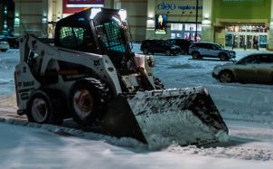 Home 2 How Winter Sanding Services Can Protect Your Business 1 47511764
